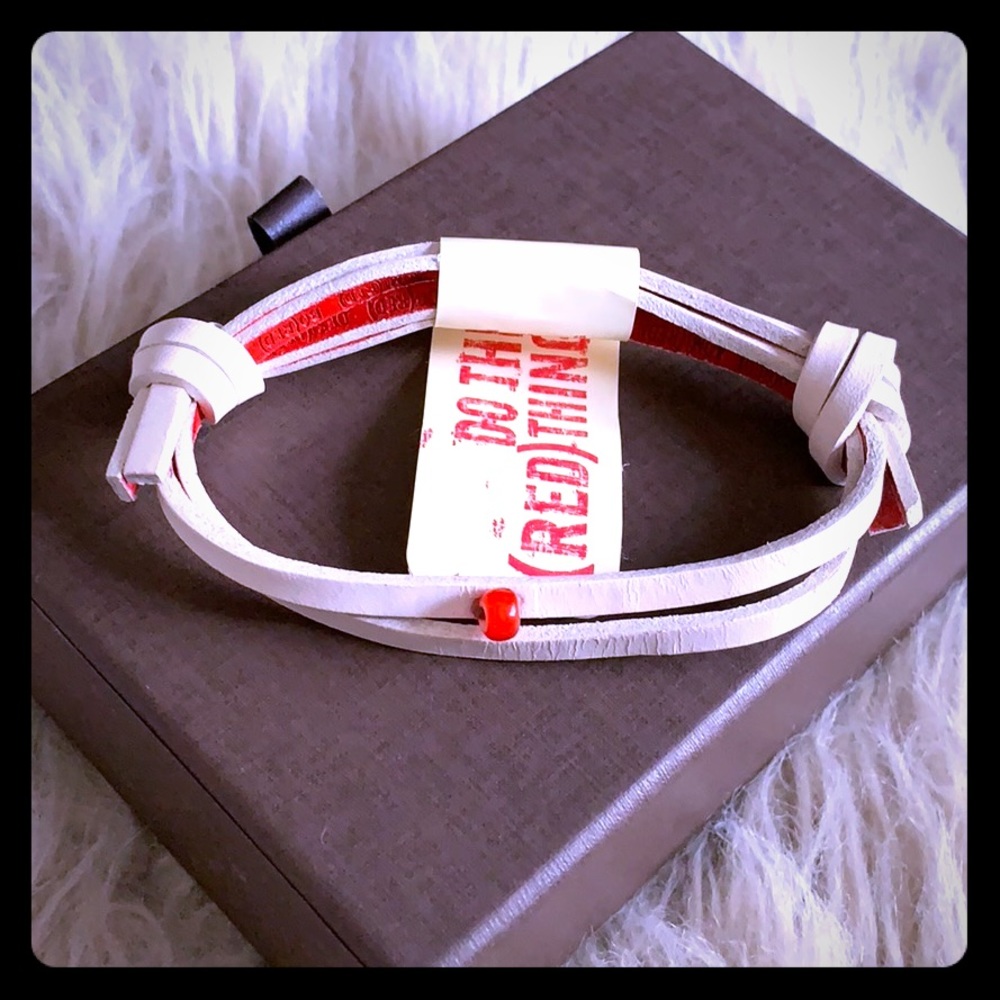 🔴 GAP PRODUCT (RED) WHITEN LEATHER RED BEAD BRACELET 🔴